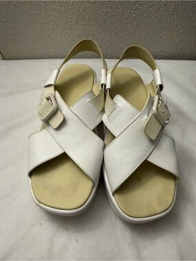 4ccccees Ladies' White Cross-Band Slingback Sandals with Buckle, pre-owned, SZ 7